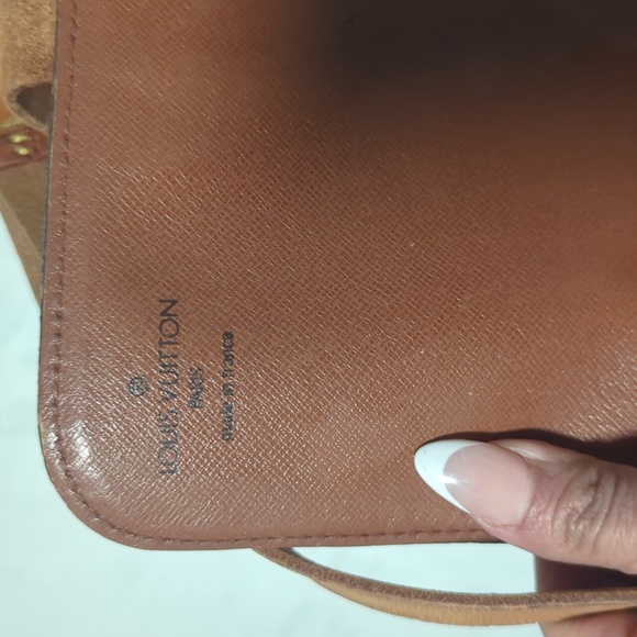 Vintage Louis Vuitton Crossbody Bag - Picture 11 of 12